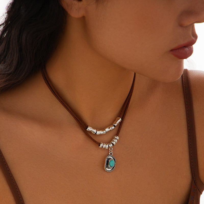 Lada - Náhrdelník s přívěskem ve vintage stylu