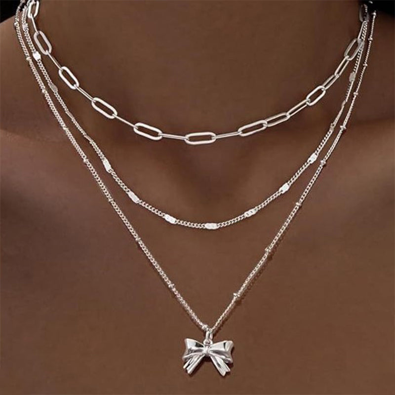 Karolína - Vintage náhrdelník s přívěskem ve tvaru mašle