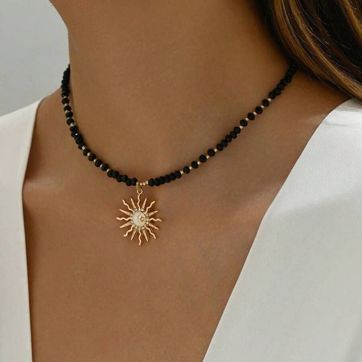Nela - Bohémský náhrdelník s přívěskem slunce