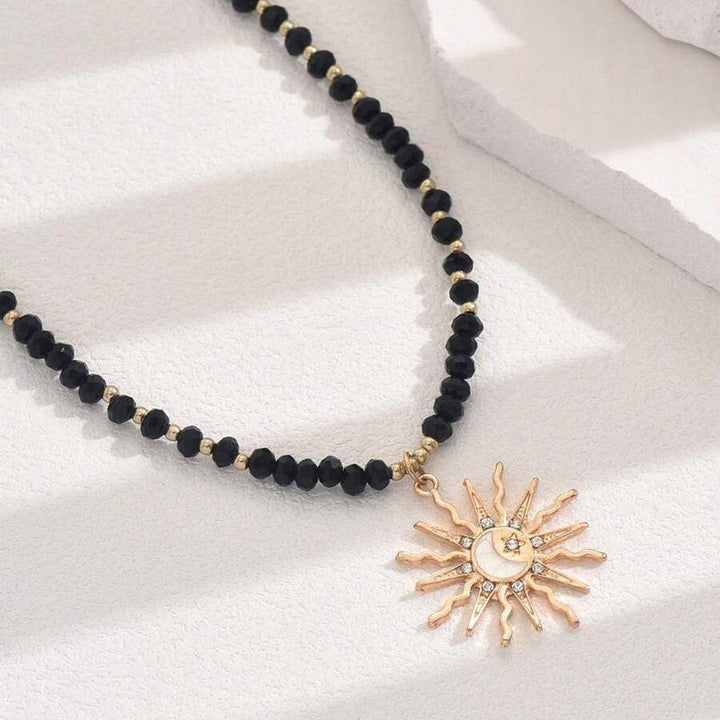 Nela - Bohémský náhrdelník s přívěskem slunce