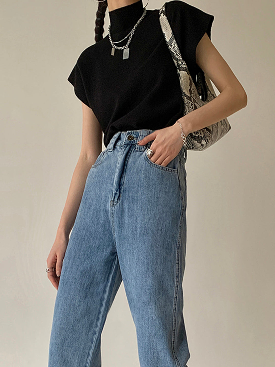 Marcela - Pohodlná pevná pulovrová vesta