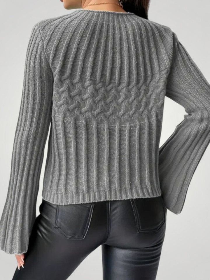 Zdenka - Elegantní svetr s rozšiřujícími se rukávy