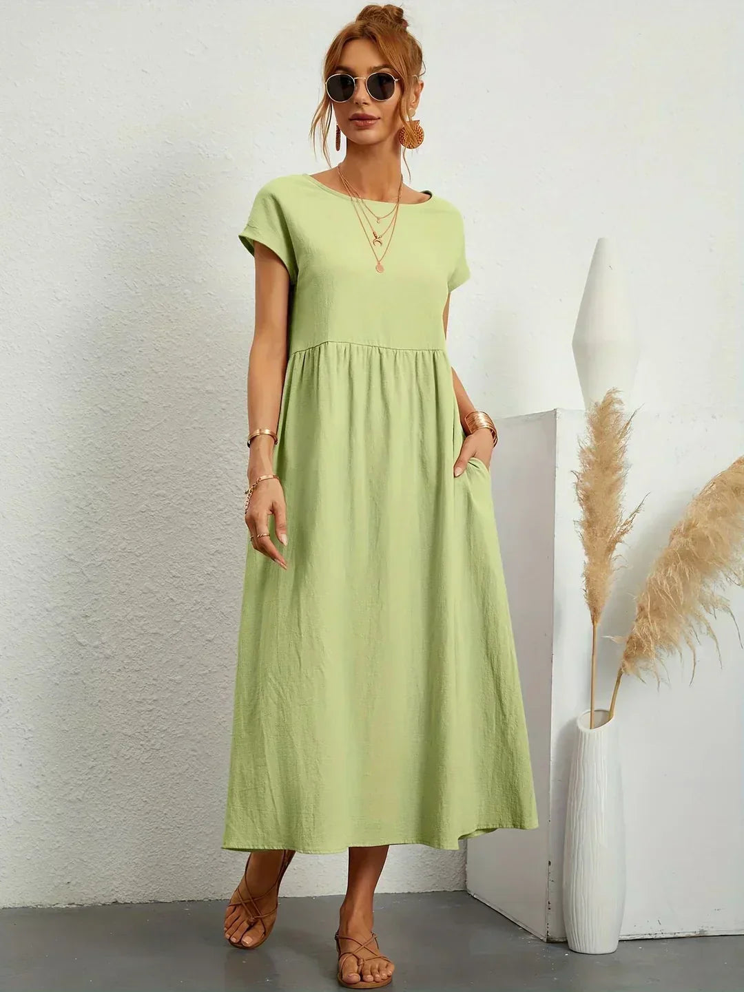 Věra – Elegantní a stylové midi šaty