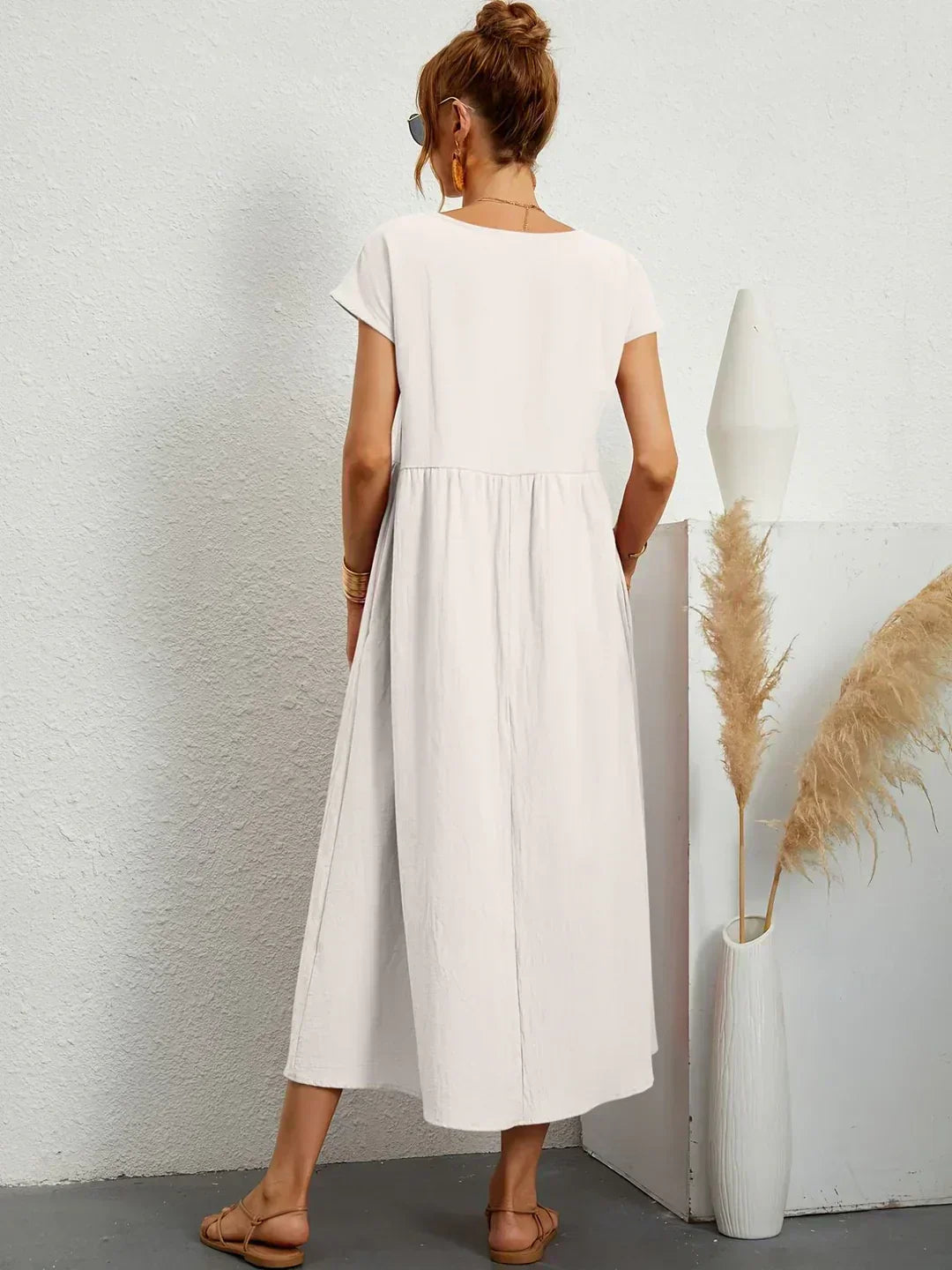 Věra – Elegantní a stylové midi šaty