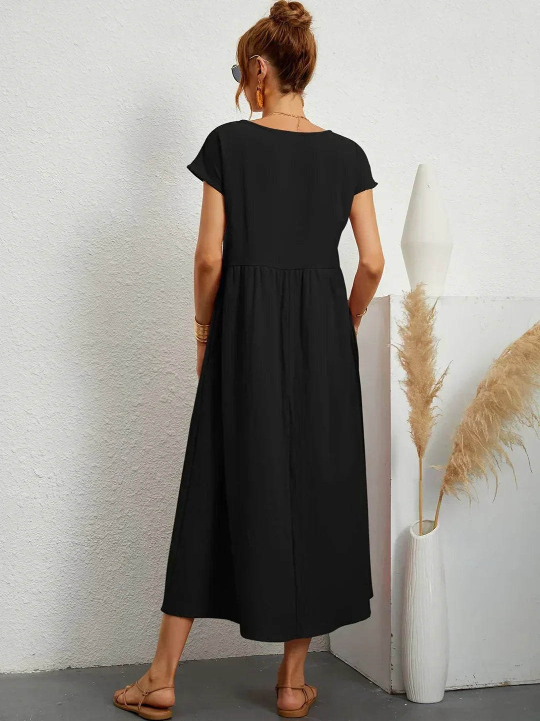 Věra – Elegantní a stylové midi šaty