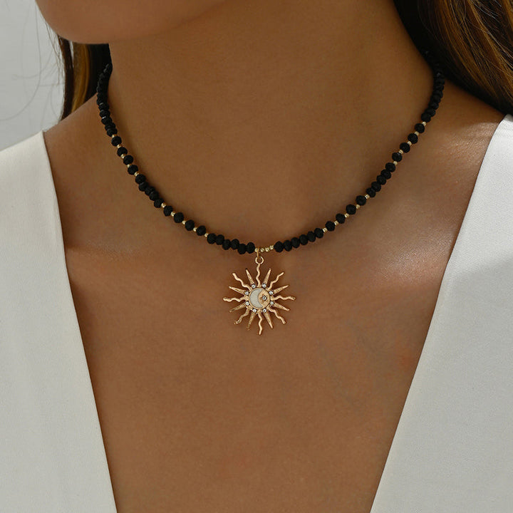Nela - Bohémský náhrdelník s přívěskem slunce