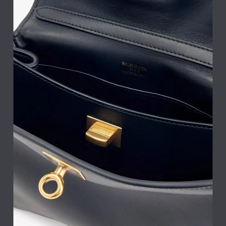 Selene - Elegantní a nadčasová kabelka